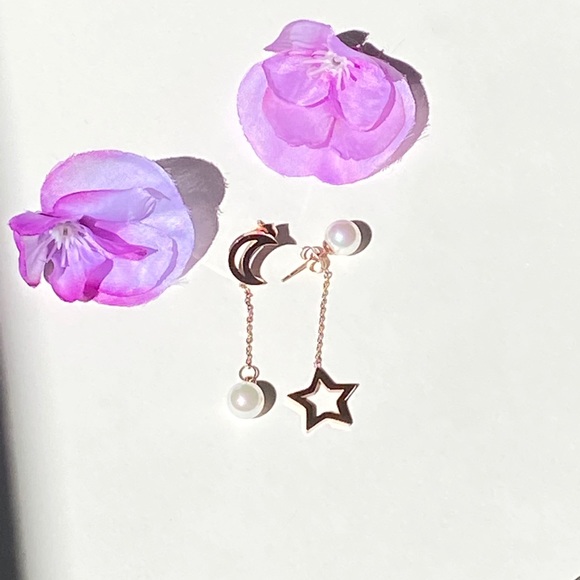 Moon and Star Long Pearl Chain Drop Earrings. - Picture 5 of 6